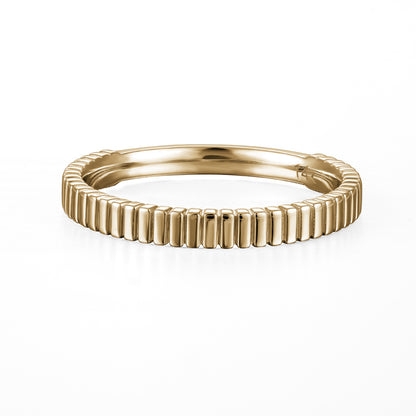 Bague Gaufrée en Or 14K – Design Lignes Graphiques