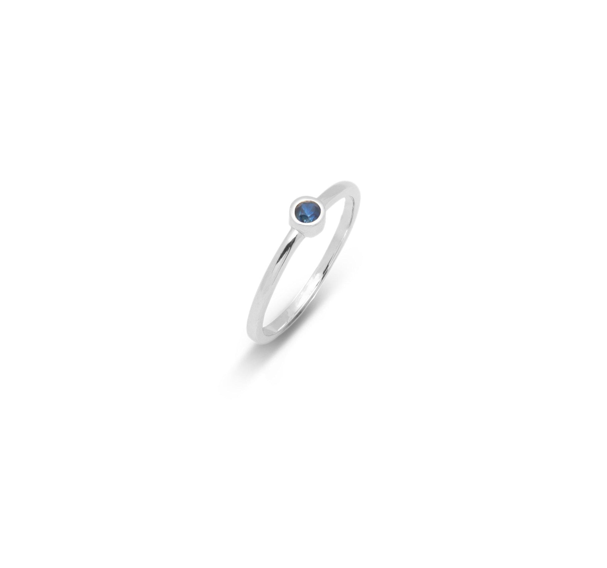 SATIN | Bague en or 14 carats et pierre ronde | Saphir - Bijouterie Viko