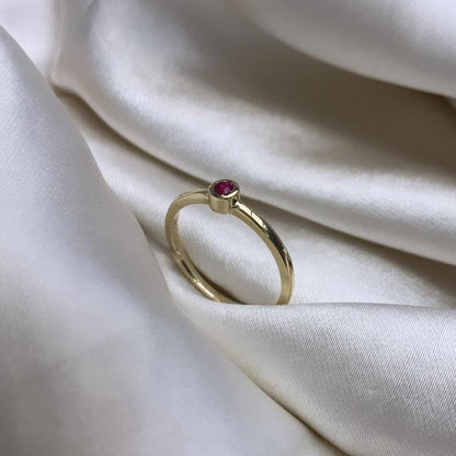 SATIN | Bague en or 14 carats et pierre ronde | Rubis - Bijouterie Viko