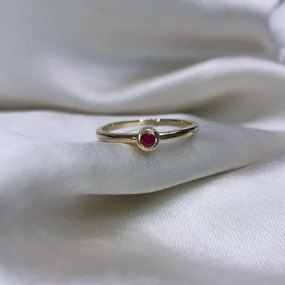 SATIN | Bague en or 14 carats et pierre ronde | Rubis - Bijouterie Viko