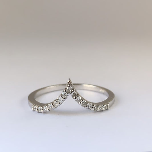 Pavé Diamond Wishbone Ring, bague chevron, bague pointue